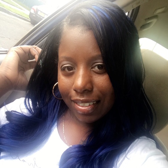 Meet your Posher, Alyssa - Picture 1 of 1